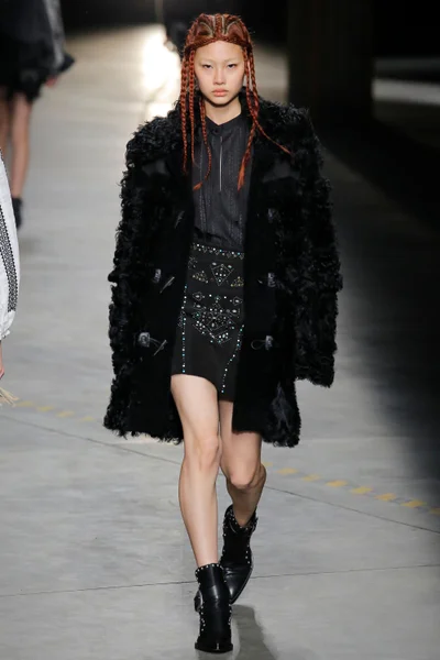 Look 25